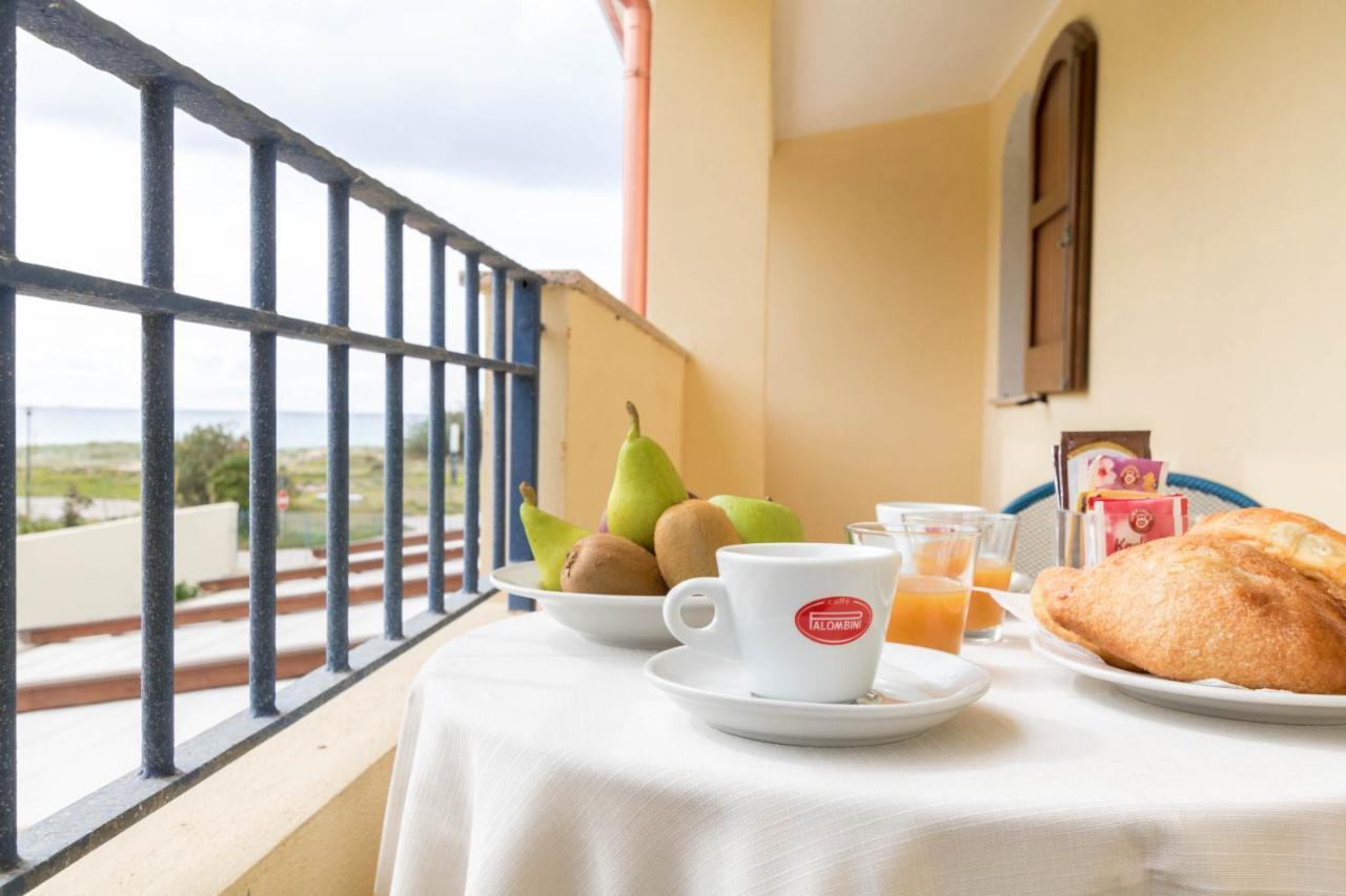 סולאנאס Hotel Villa Del Mare Solanas מראה חיצוני תמונה