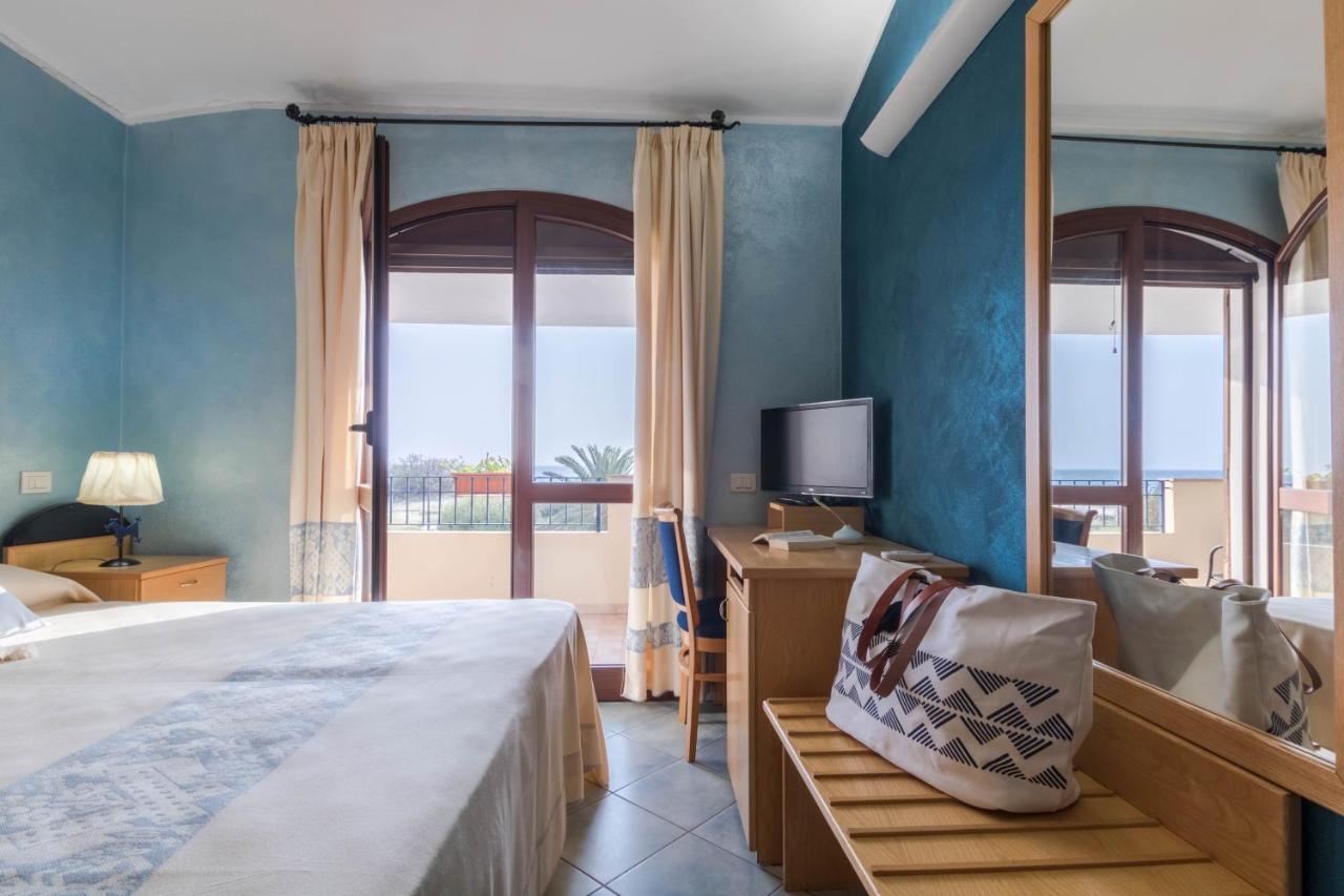 סולאנאס Hotel Villa Del Mare Solanas מראה חיצוני תמונה