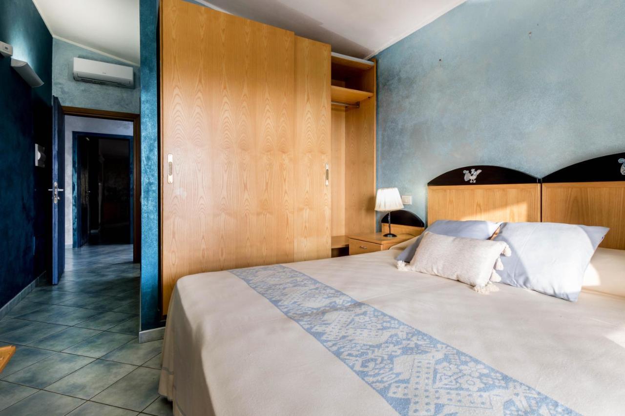 סולאנאס Hotel Villa Del Mare Solanas מראה חיצוני תמונה