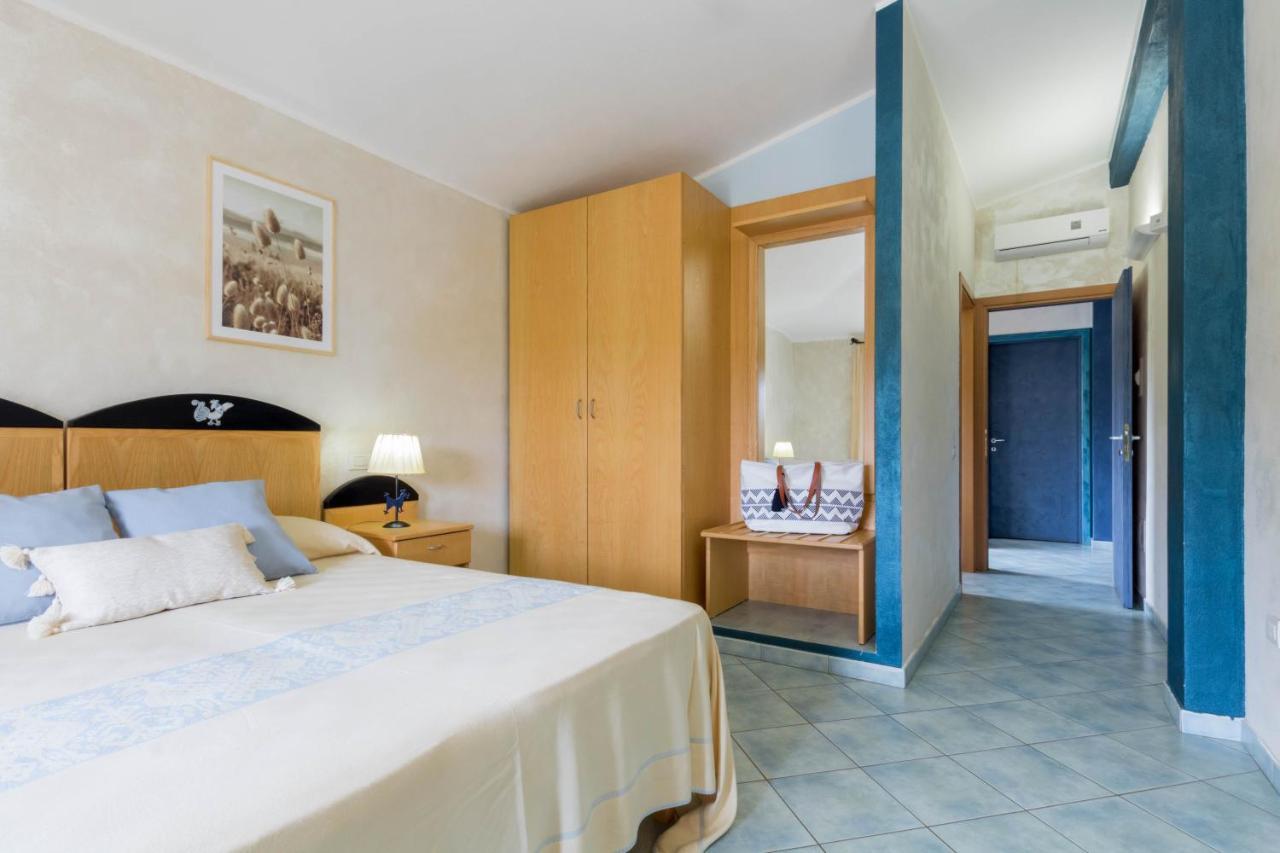 סולאנאס Hotel Villa Del Mare Solanas מראה חיצוני תמונה