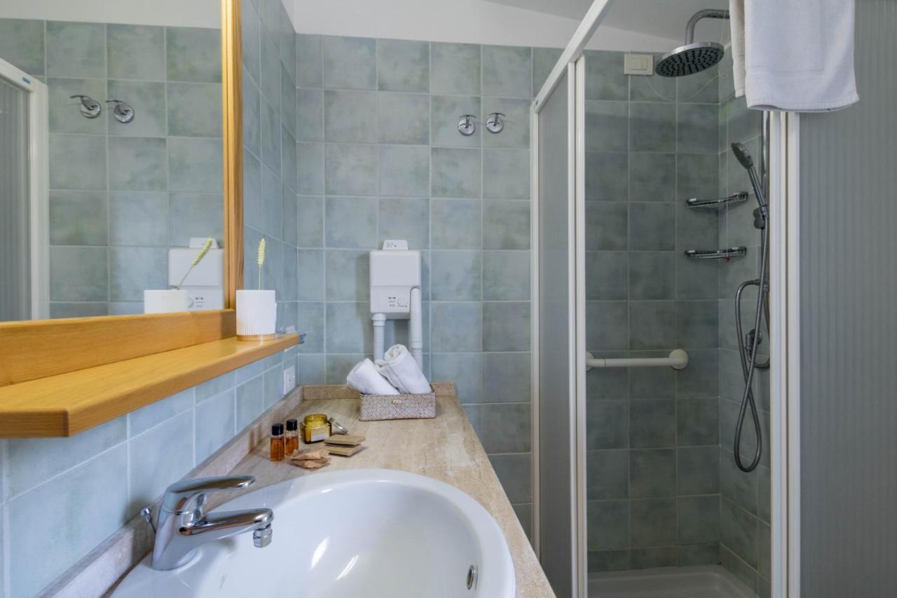 סולאנאס Hotel Villa Del Mare Solanas מראה חיצוני תמונה
