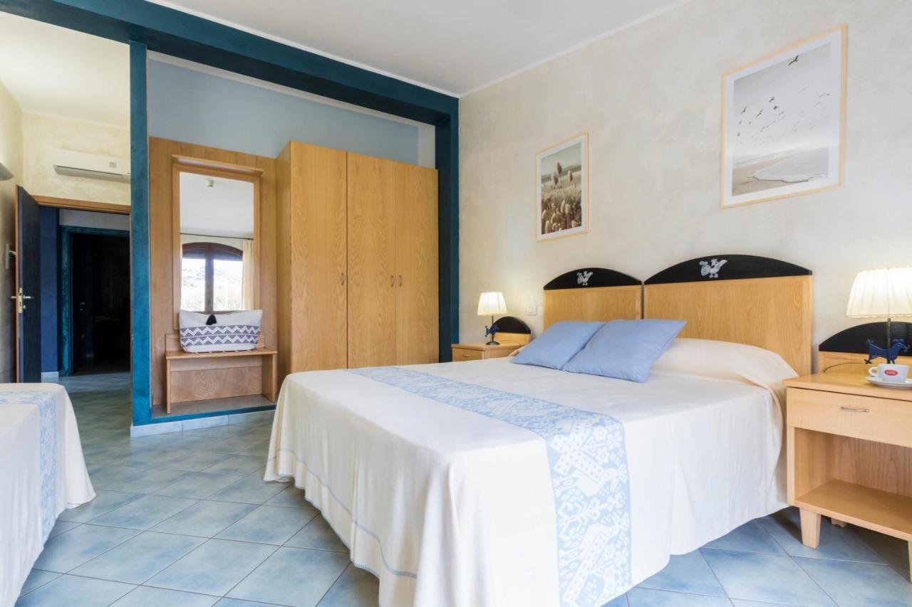 סולאנאס Hotel Villa Del Mare Solanas מראה חיצוני תמונה
