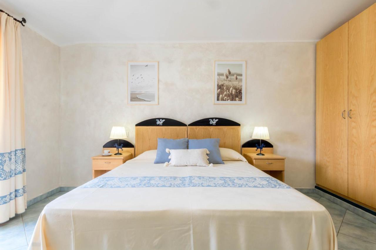 סולאנאס Hotel Villa Del Mare Solanas מראה חיצוני תמונה