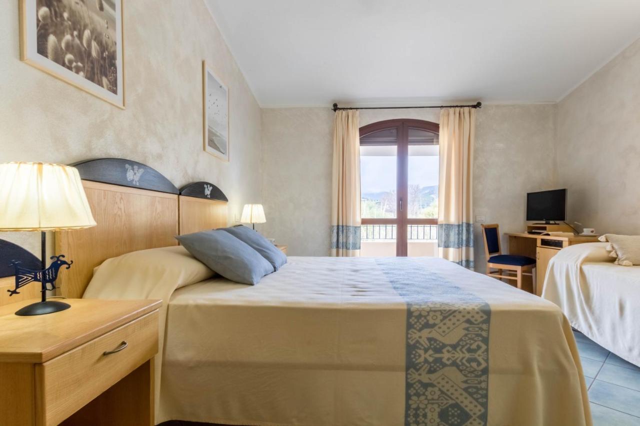 סולאנאס Hotel Villa Del Mare Solanas מראה חיצוני תמונה