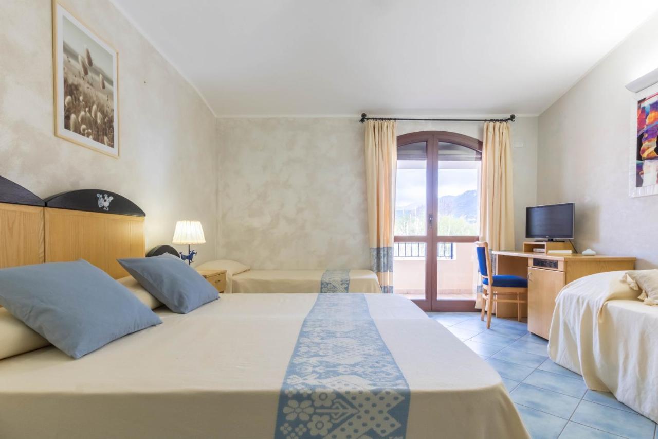 סולאנאס Hotel Villa Del Mare Solanas מראה חיצוני תמונה