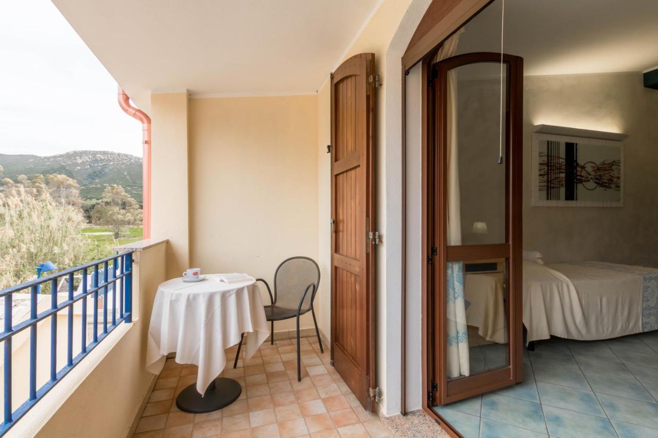 סולאנאס Hotel Villa Del Mare Solanas מראה חיצוני תמונה